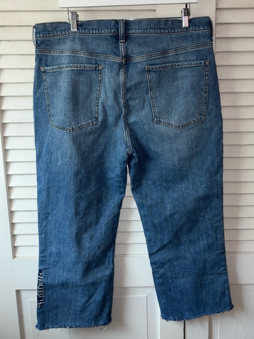 Sundance Patchwork Embroidered Jeans 32 Cropped Raw Hem Boho Straight - Picture 7 of 8